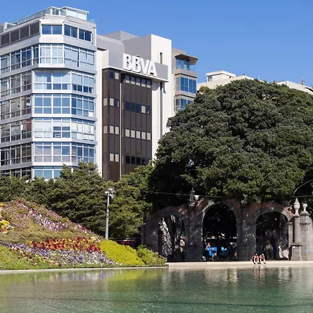 Stylish Urban In Cruz, Plaza Militar *