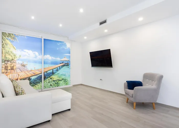 Stylish Urban In Cruz, Plaza Militar *