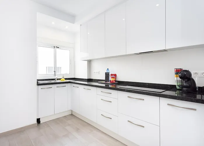 Stylish Urban In Cruz, Plaza Militar